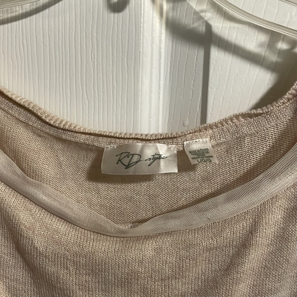 RD Style large oatmeal color top. Very soft and so cute! - Picture 3 of 4